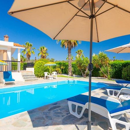 Villa Chrystalla 네오 초리오 외부 사진