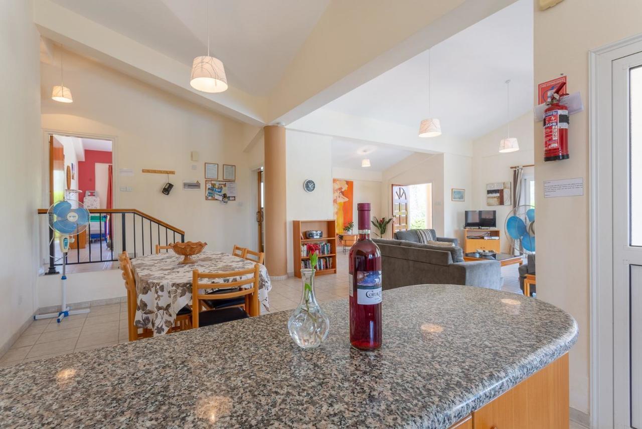 Villa Chrystalla 네오 초리오 외부 사진